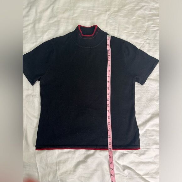 Tahari Black Knit Short Sleeve Mock Turtleneck Sweater with Red Trim - Size 6 - Picture 8 of 13